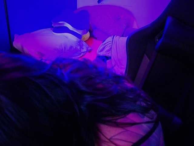 Miacanelaxo live cam preview