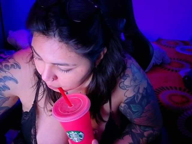 Miacanelaxo live cam preview