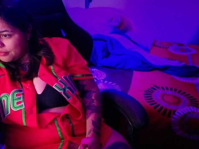 Miacanelaxo live cam preview