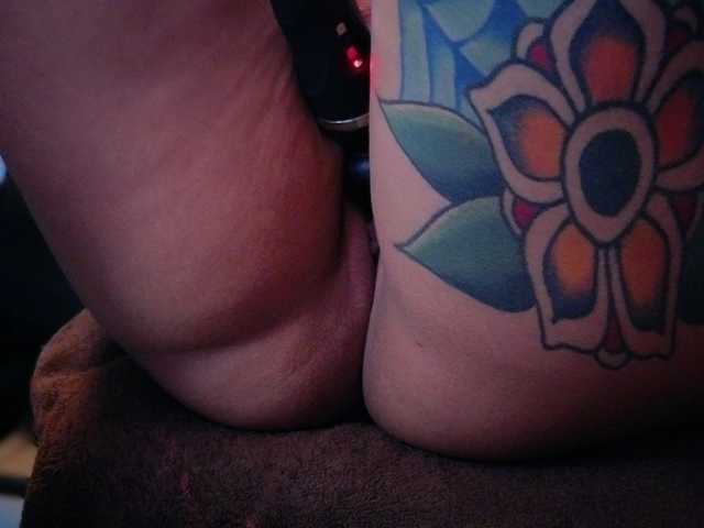 Miacanelaxo live cam