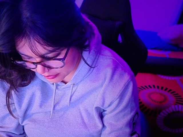 Miacanelaxo, en vivo ahora en BongaCams