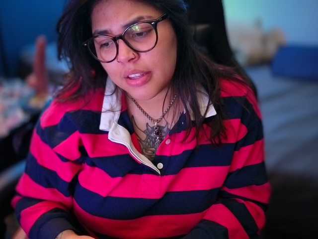 Miacanelaxo live cam on BongaCams