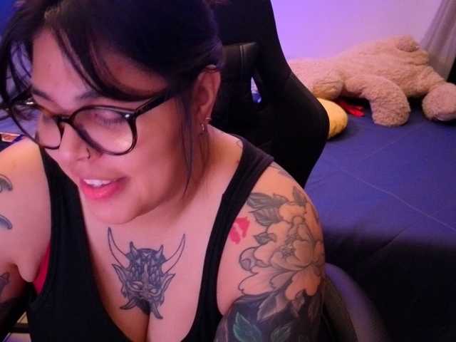 Miacanelaxo live cam preview