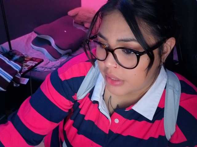 Miacanelaxo live cam on BongaCams