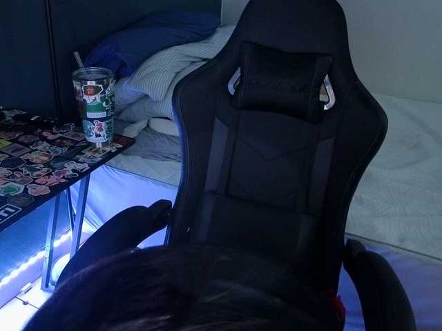 Miacanelaxo live webcam show