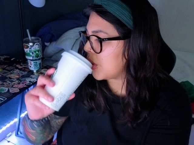 Miacanelaxo live cam