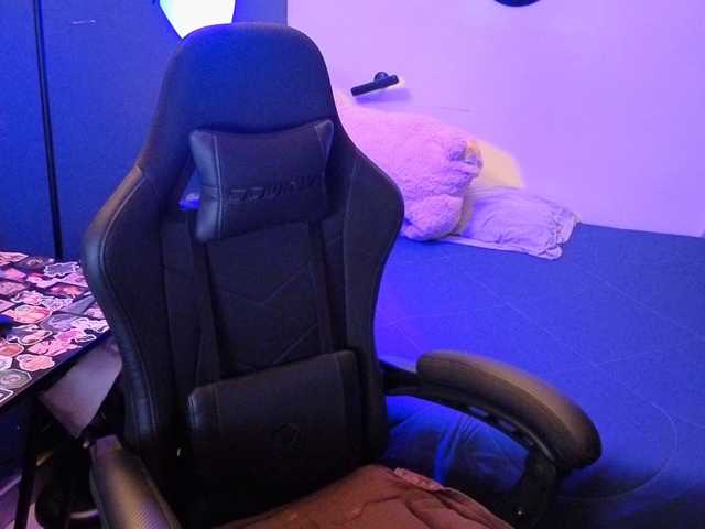 Miacanelaxo live cam on BongaCams