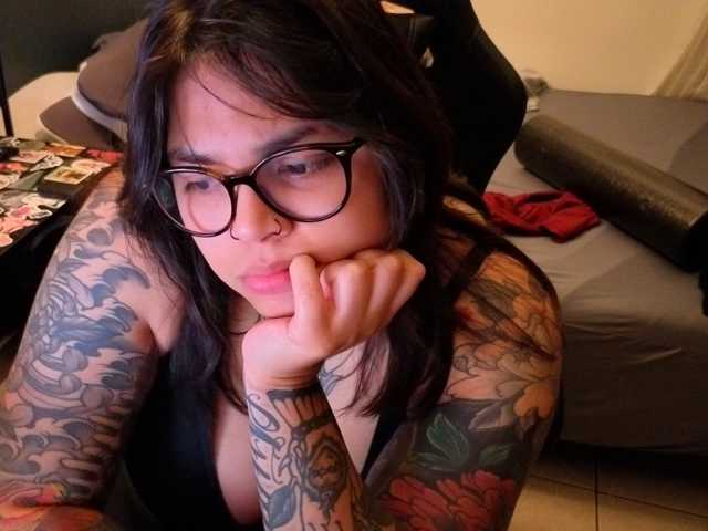 Miacanelaxo live cam preview