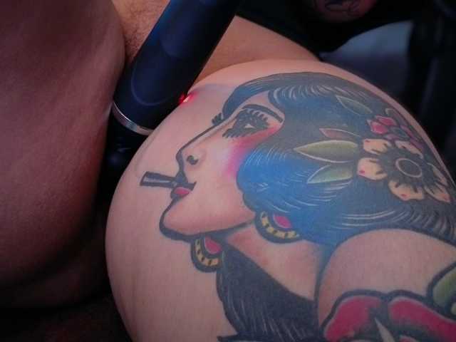 Miacanelaxo live cam