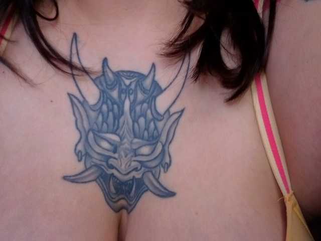 Miacanelaxo live cam on BongaCams