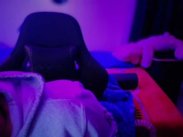 Miacanelaxo live cam on BongaCams