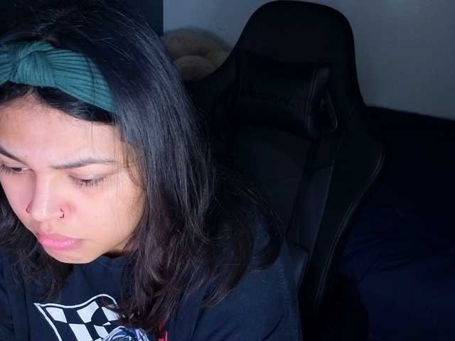 Miacanelaxo live webcam show