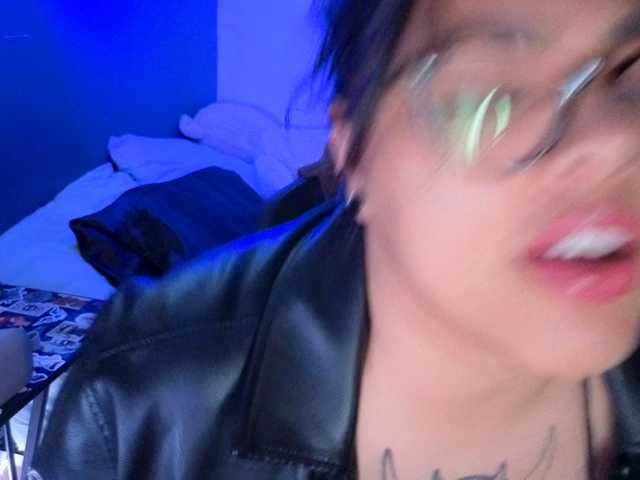 Miacanelaxo live cam on BongaCams