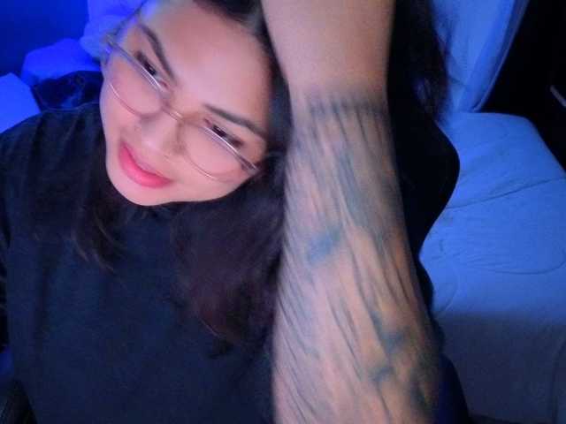 Miacanelaxo live cam on BongaCams