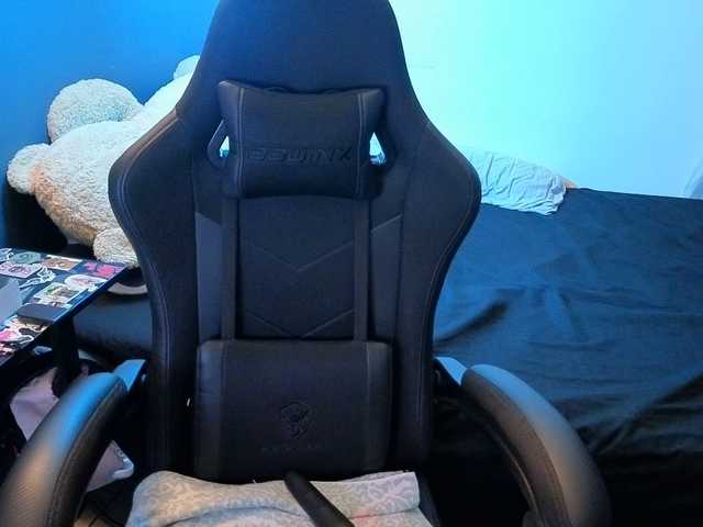 Miacanelaxo live cam preview