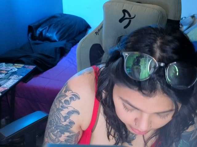 Miacanelaxo live cam