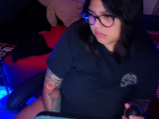 Miacanelaxo live cam on BongaCams