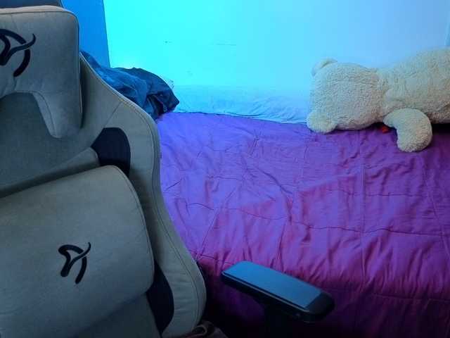 Miacanelaxo live cam on BongaCams
