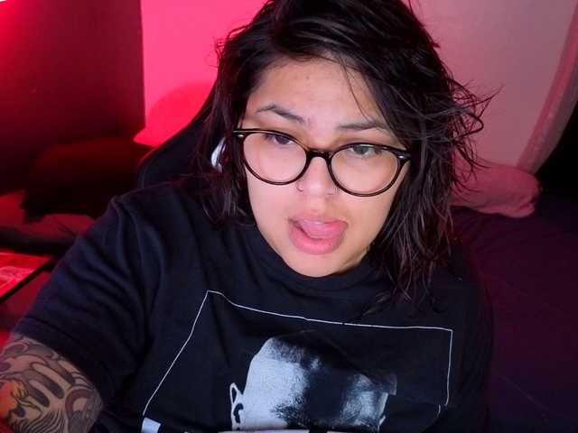 Miacanelaxo live cam on BongaCams