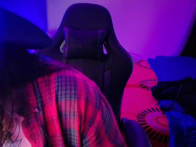 Miacanelaxo live cam preview