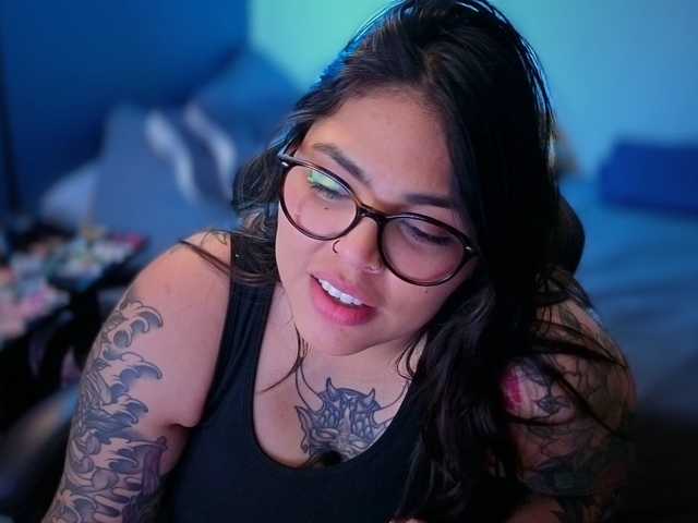 Miacanelaxo live cam