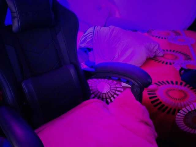 Miacanelaxo live cam preview