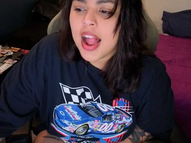 Miacanelaxo live cam on BongaCams