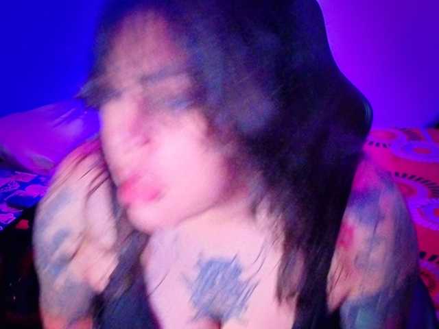 Miacanelaxo live cam preview