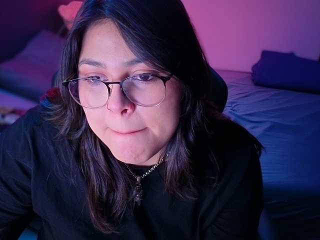 Miacanelaxo live cam on BongaCams