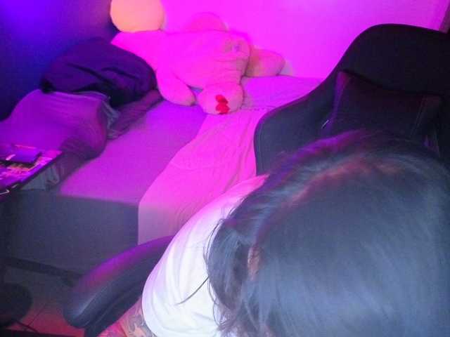 Miacanelaxo live cam on BongaCams