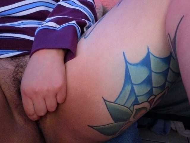 Miacanelaxo live cam on BongaCams