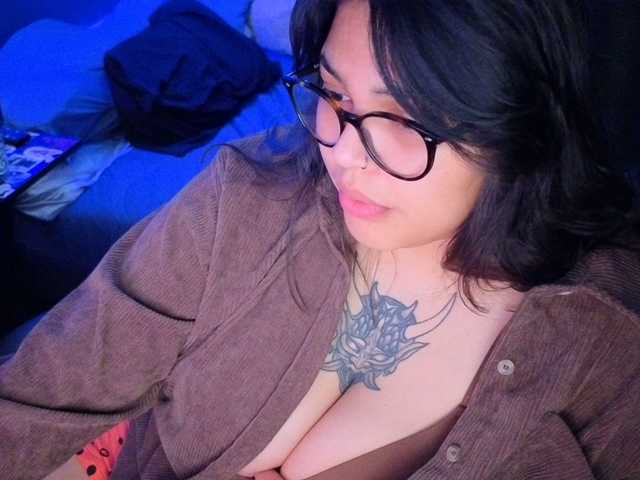Miacanelaxo live cam on BongaCams