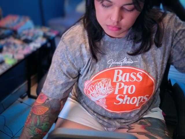 Miacanelaxo live cam on BongaCams