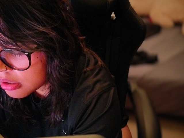 Miacanelaxo live cam preview