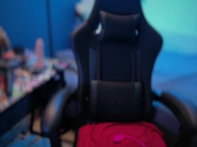 Miacanelaxo live cam on BongaCams