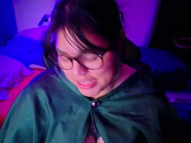 Miacanelaxo, live now on BongaCams