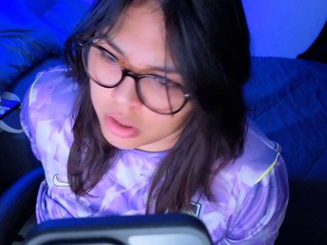 Miacanelaxo live webcam show