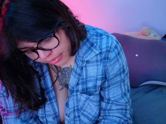 Miacanelaxo live cam