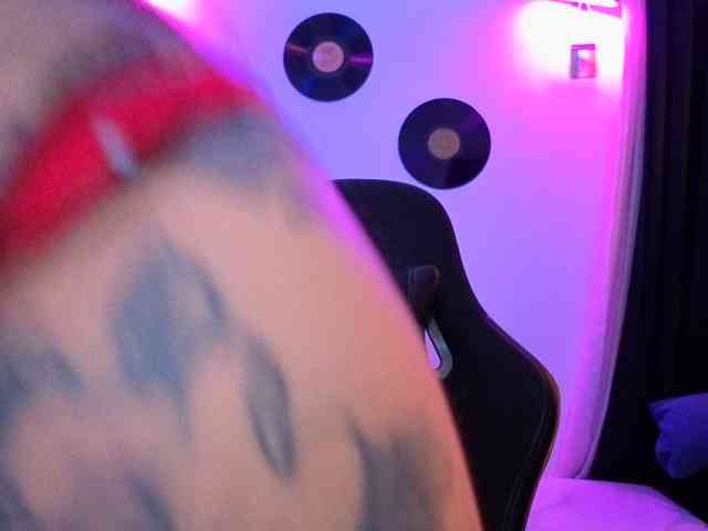 Miacanelaxo Sex Cam Show