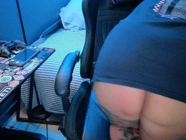 Ce modèle est en direct maintenant. Miacanelaxo