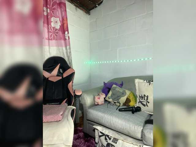 KelsiEvans live cam preview