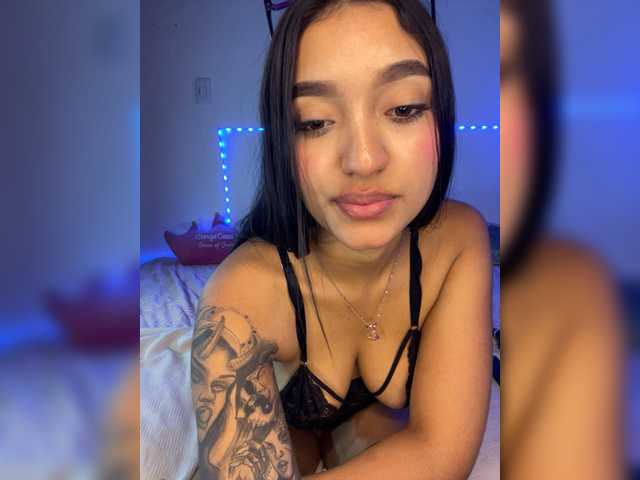 CarolSanz live cam on BongaCams