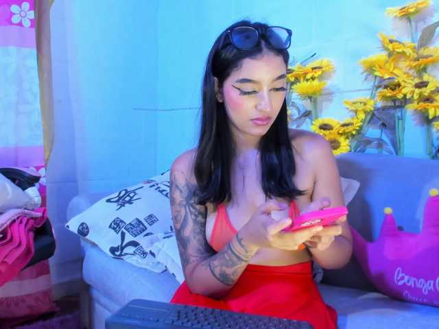 Kelsievans live cam