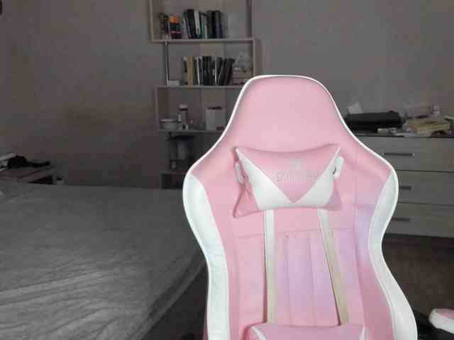 Mary-Cherry webcam
