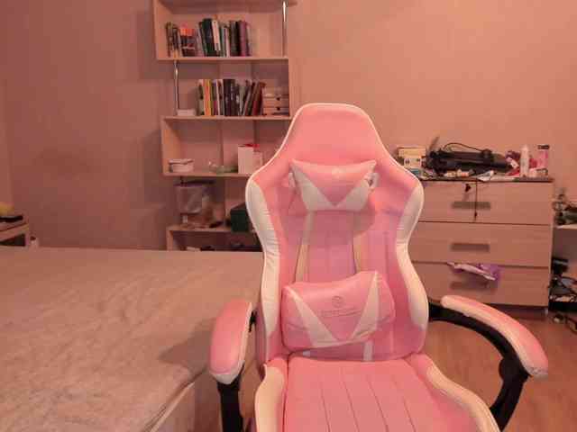Mary-Cherry webcam