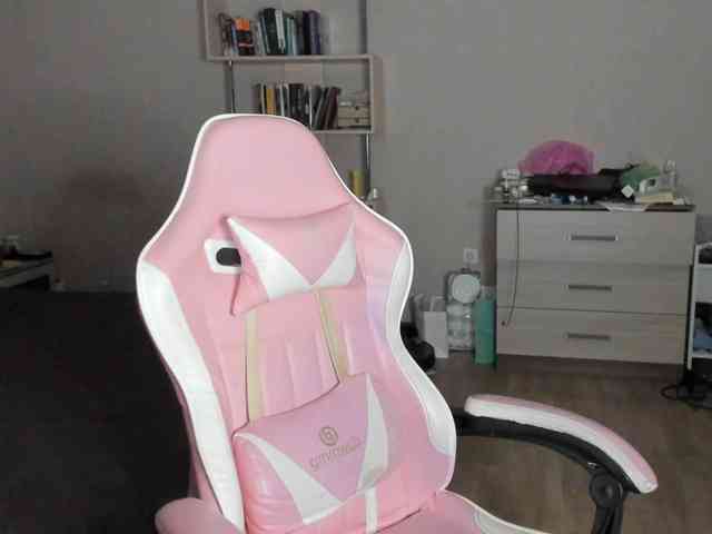 Mary-Cherry webcam