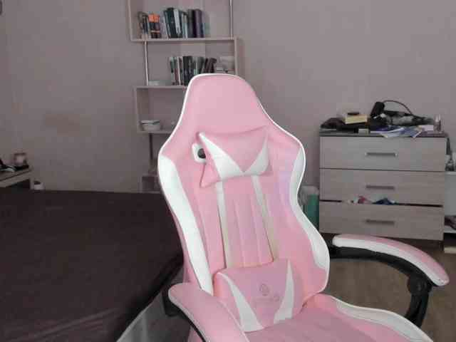 Mary-Cherry webcam