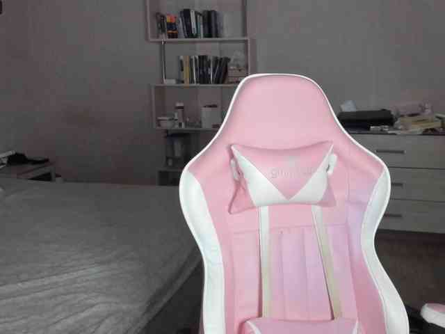 Mary-Cherry webcam