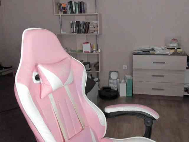 Mary-Cherry webcam