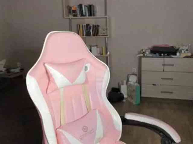 Mary-Cherry webcam